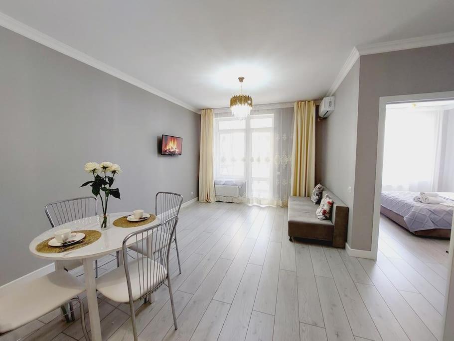 Жк Only Sun В 10 Минутах От Аэропорта Appartement Astana Buitenkant foto